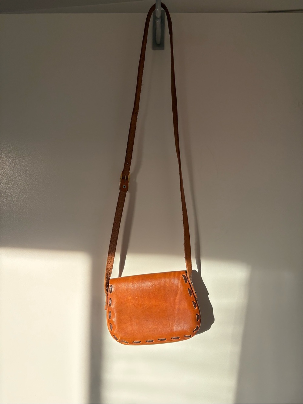 Vintage Leather Crossbody Mini Bag - Picture 3 of 4